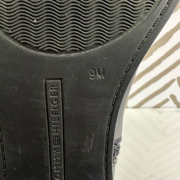 Tommy Hilfiger Black Faux Leather Gold Logo Boots Size 9 - Picture 8 of 9